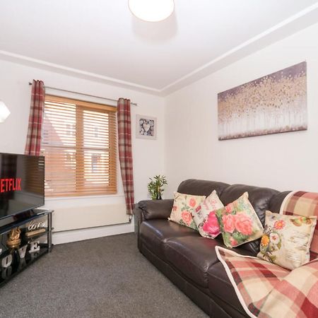 City Centre Posh Parlour Gated Parking 1Bed Wifi كينغستون أبون هول المظهر الخارجي الصورة
