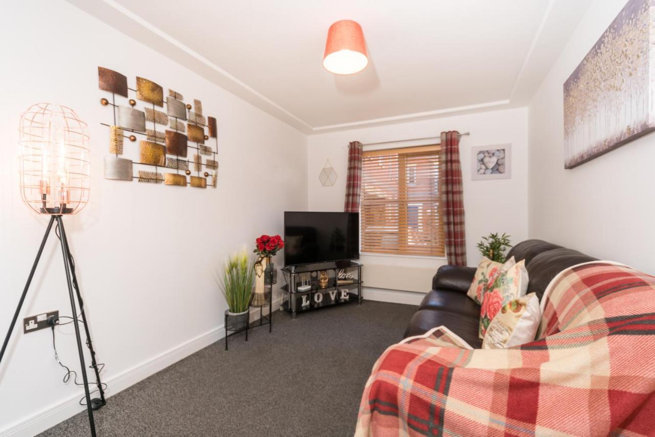 City Centre Posh Parlour Gated Parking 1Bed Wifi كينغستون أبون هول المظهر الخارجي الصورة
