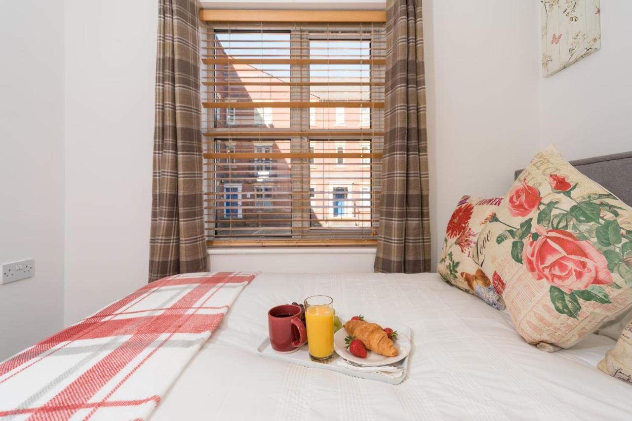 City Centre Posh Parlour Gated Parking 1Bed Wifi كينغستون أبون هول المظهر الخارجي الصورة